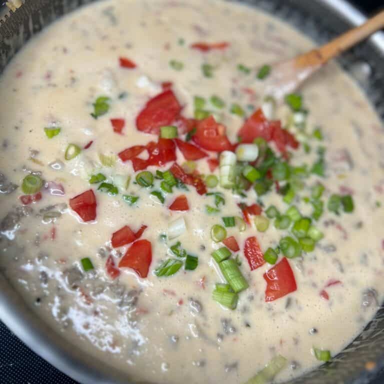 Zesty sausage con queso