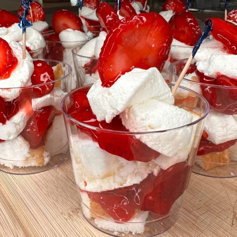 EASY Strawberry Shortcake Cups