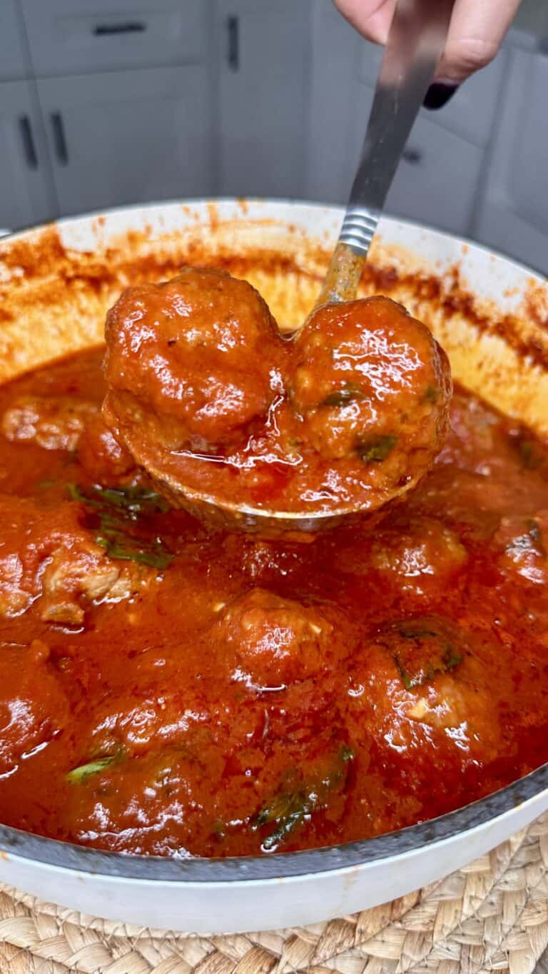 Classic Spaghetti and Meatballs 🍝